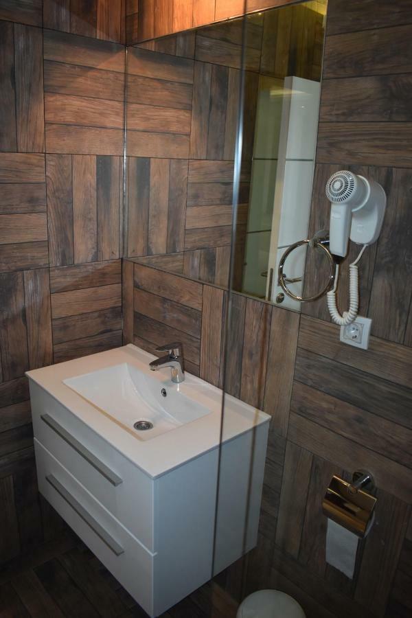 De Lux Apartment Maki Μπάνια Λούκα Εξωτερικό φωτογραφία